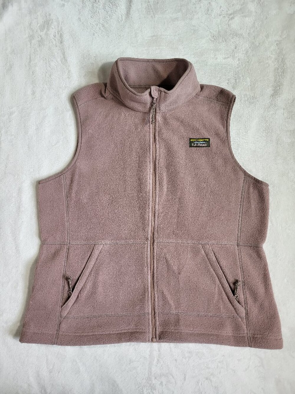 LL Bean  Women's Mountain Classic Fleece Mauve Taupe Vest - L PET - Picture 2 of 11